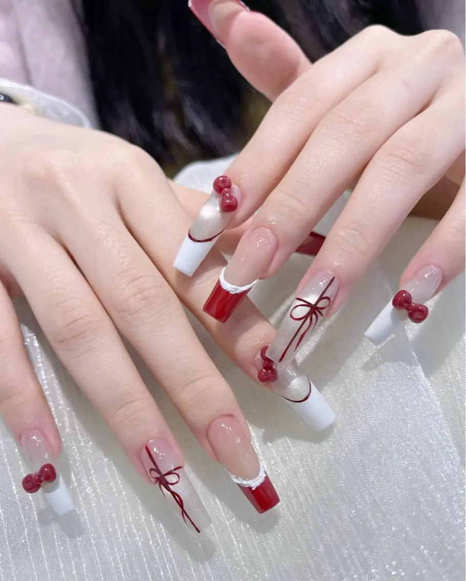 ネイル チークネイル フレンチネイル ハート キラキラネイル 韓国ネイル ハンドネイル Speraネイル 大宮店🎀のネイルデザイン