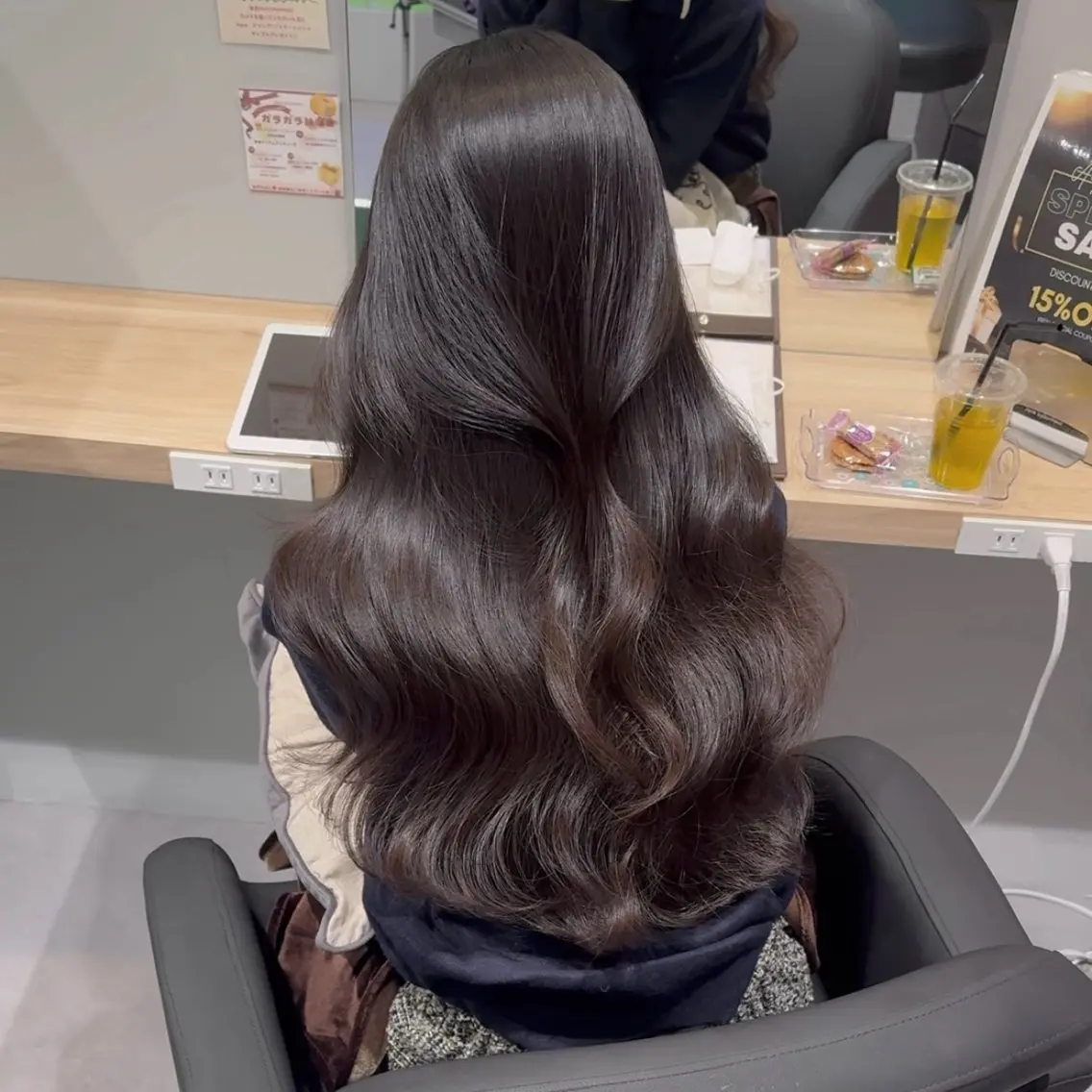 ロング カラー 透明感カラー グレージュ 韓国風ヘア レイヤーカット 小顔カット 片山 輝のヘアスタイル