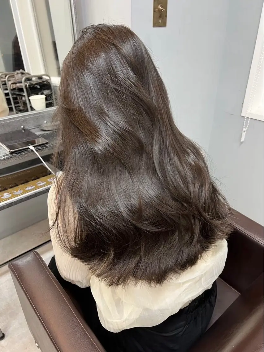 セミロング カット ヘアカラー 佐藤 菜穂のヘアスタイル