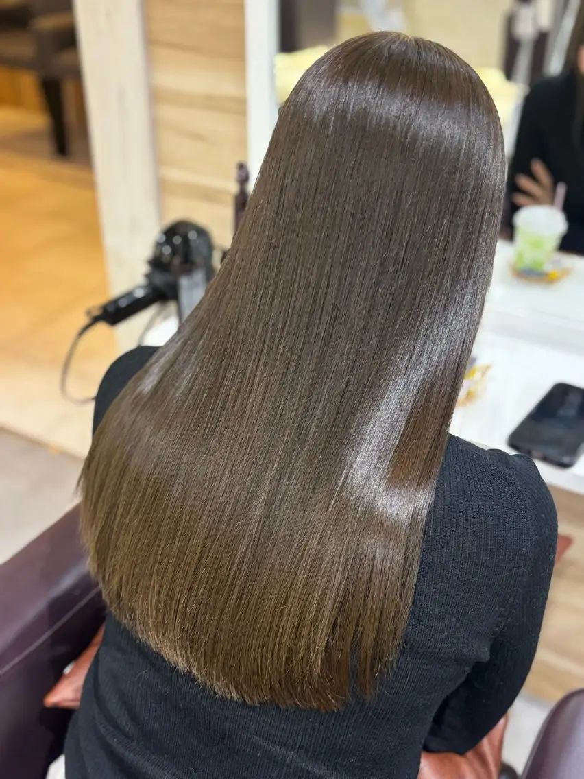 ロング カラー 長岡 明音のヘアスタイル