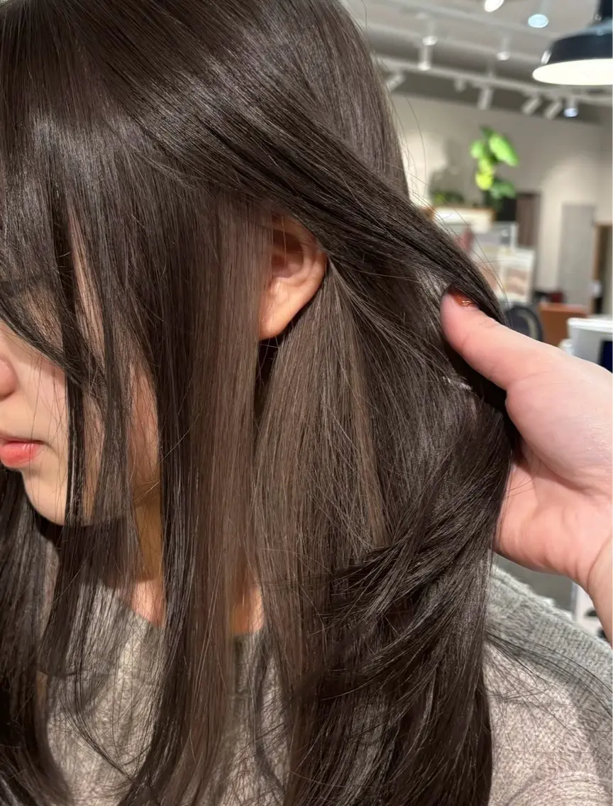 セミロング カラー 森 理音のヘアスタイル