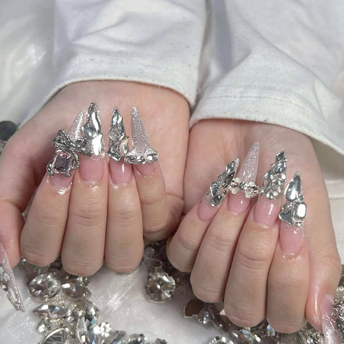 ネイル オーロラネイル クリアネイル 成人式 フラッシュネイル ジェルネイル ハンドネイル Amee Nail Salonのネイルデザイン