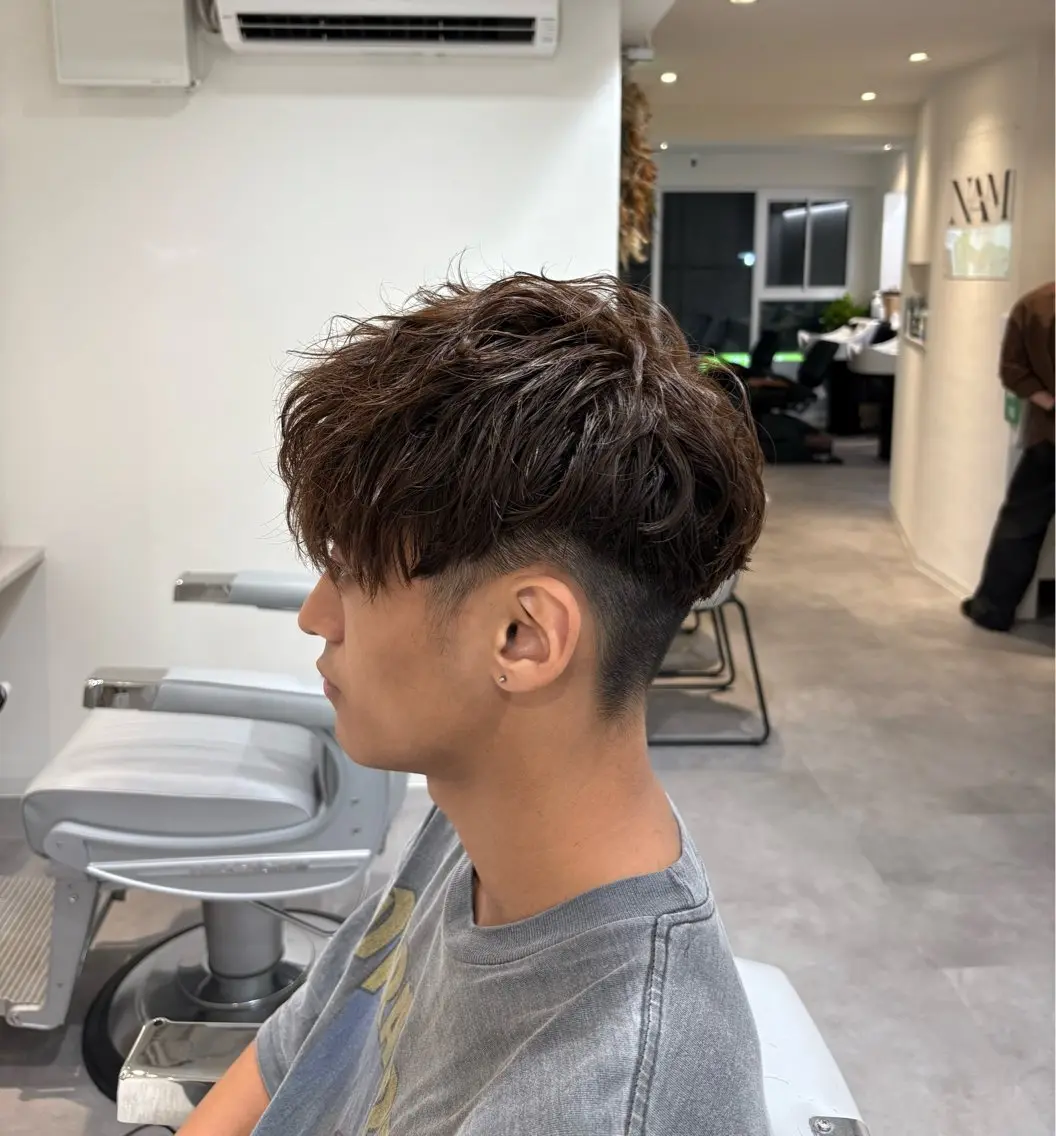メンズ スペインカール 深澤 知樹のヘアスタイル