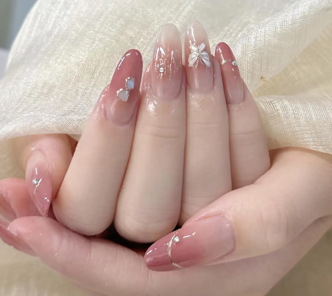 ネイル ハンドネイル 🎀 Ayaka_nailのネイルデザイン