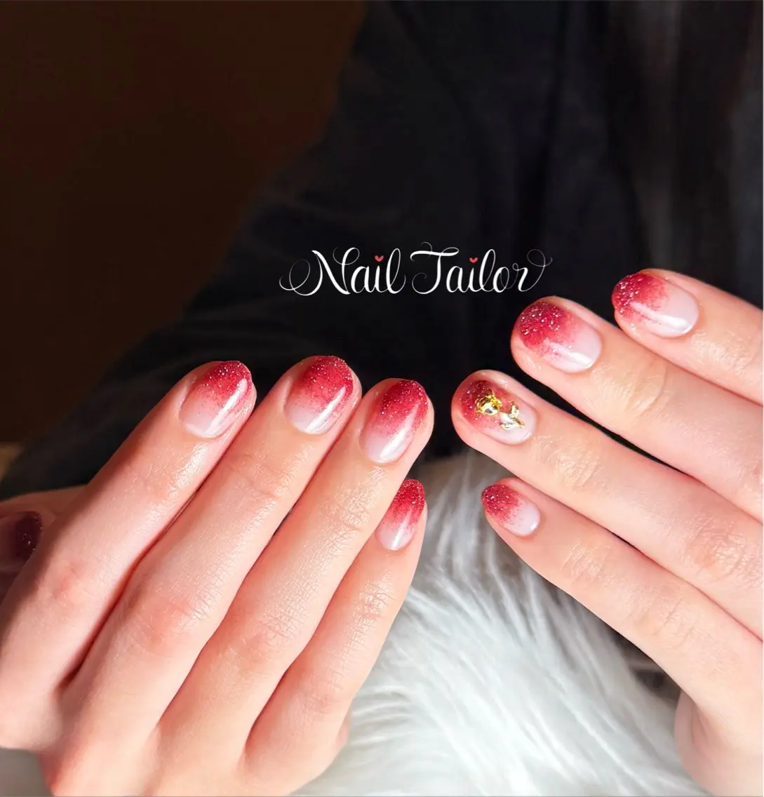 ネイル フラッシュネイル グラデーション キラキラネイル ラメ(グリッター) 赤色 ハンドネイル NailTailor ネイルテイラーのネイルデザイン