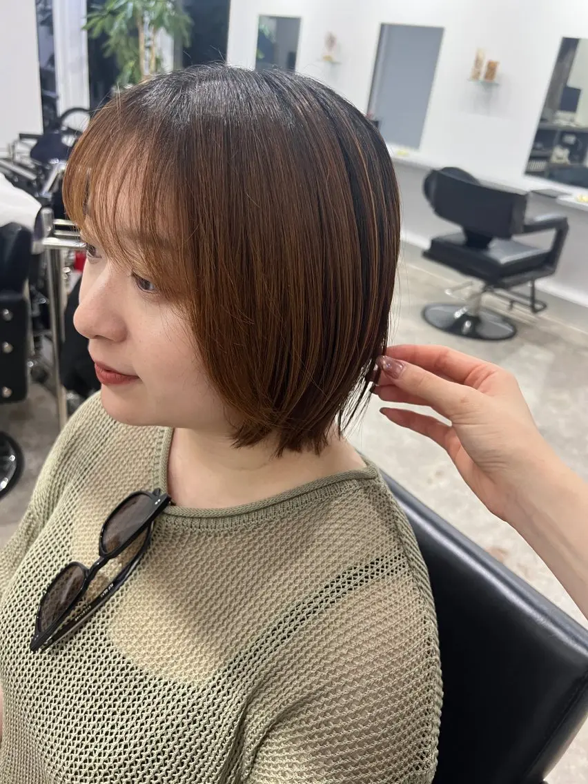 ショート ボブ 顔まわりレイヤー 顔周りカット レイヤーカット 宮城 萌のヘアスタイル