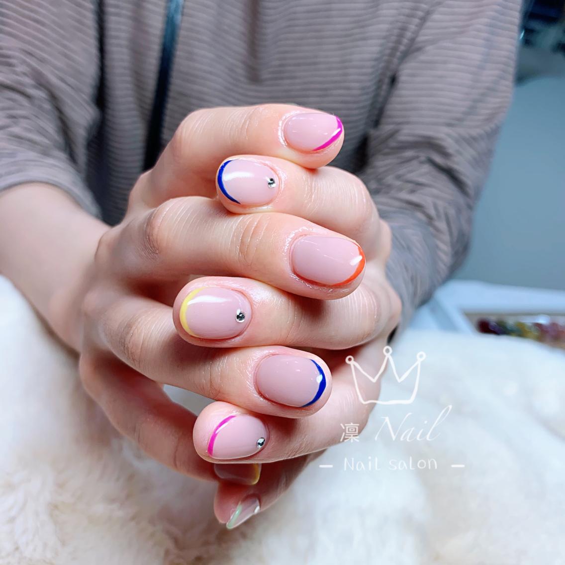 ショート カラー ネイル Le’a NailSalonのネイルデザイン