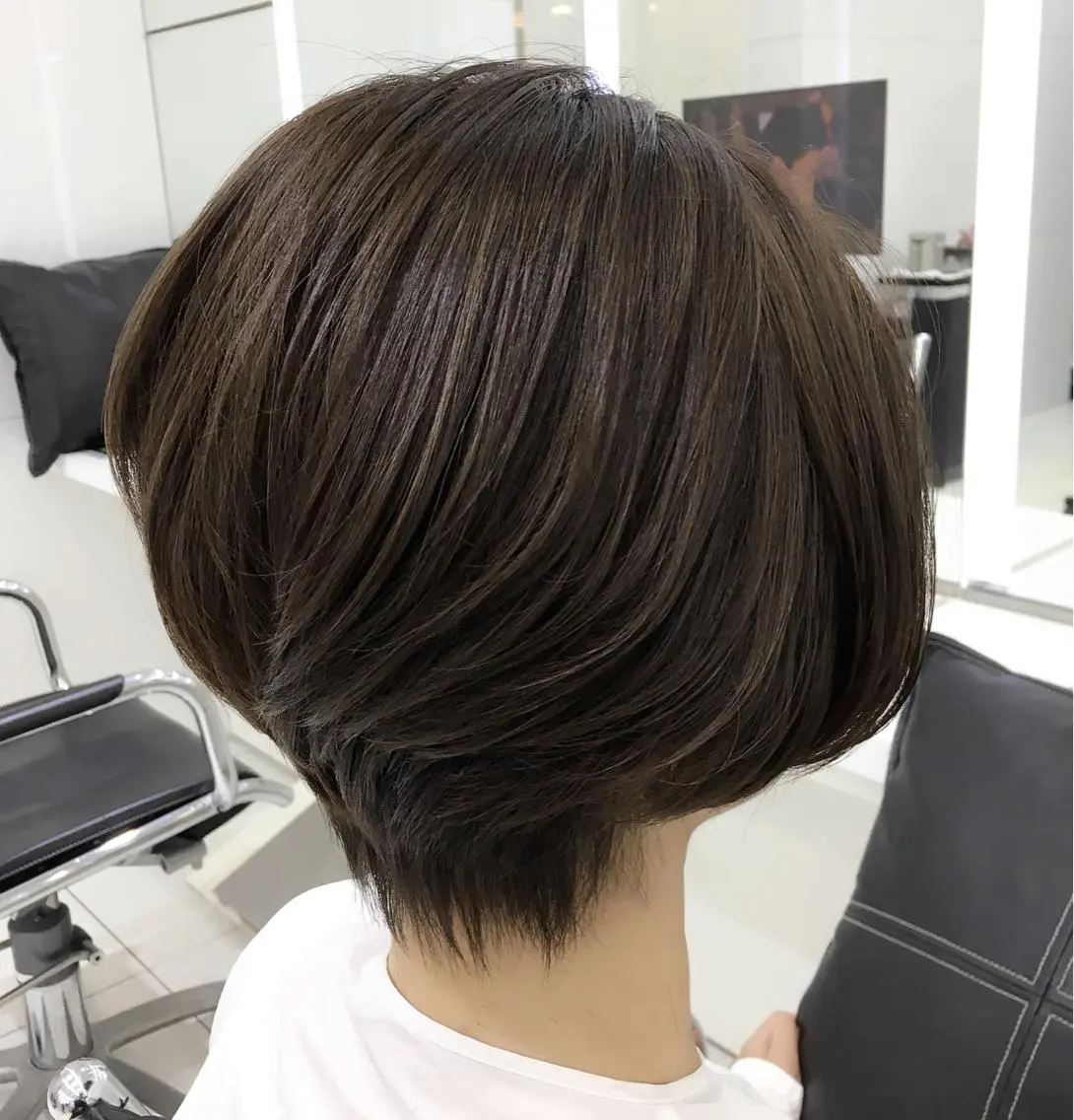 ショート パーマ ショートヘア ストレートパーマ 趙 英来のヘアスタイル