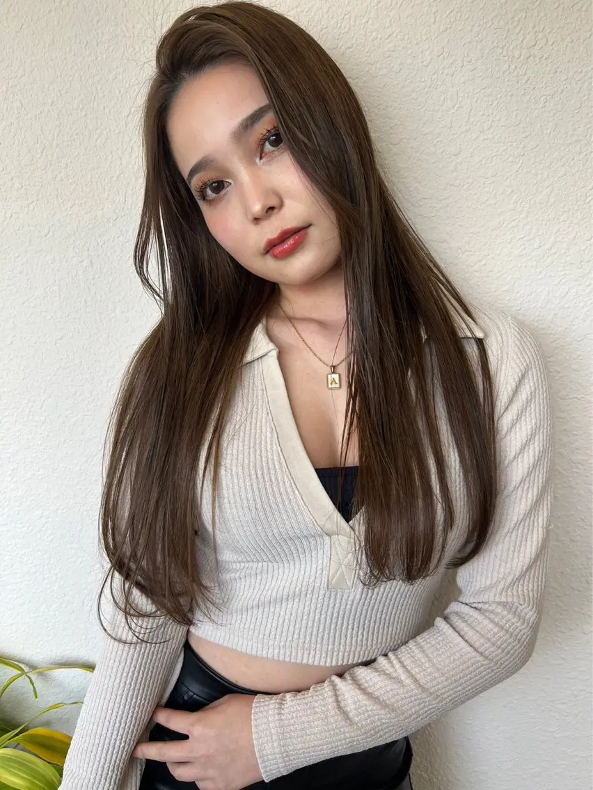 ロング カラー カット ヘアカラー 髙野 未衣菜のヘアスタイル