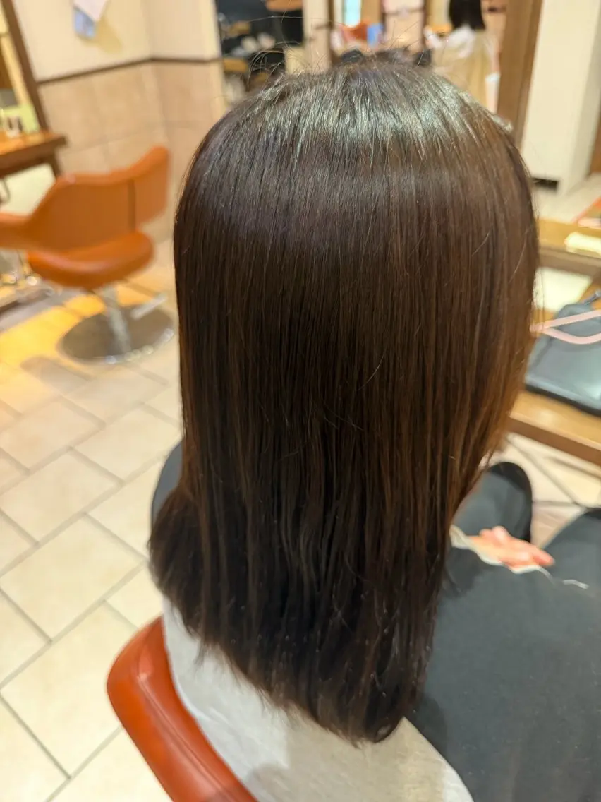 セミロング ヘアカラー 井上 琉菜のヘアスタイル