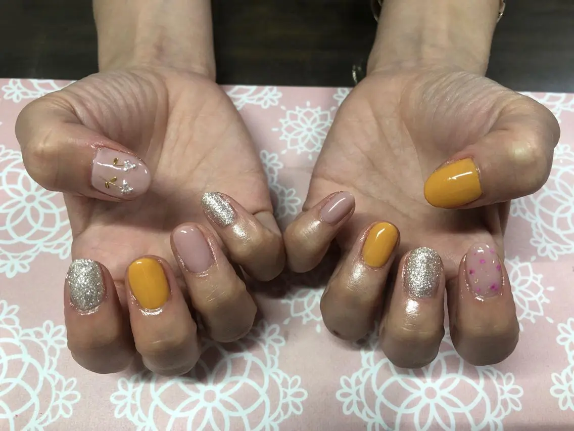 ネイル ハンドネイル 西岡 杏のネイルデザイン