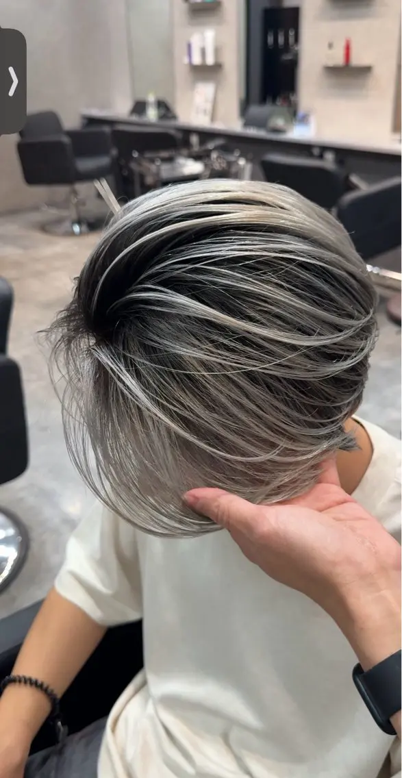 ショート カット ヘアカラー トリートメント seiya/ハイトー ン/複雑履歴のヘアスタイル