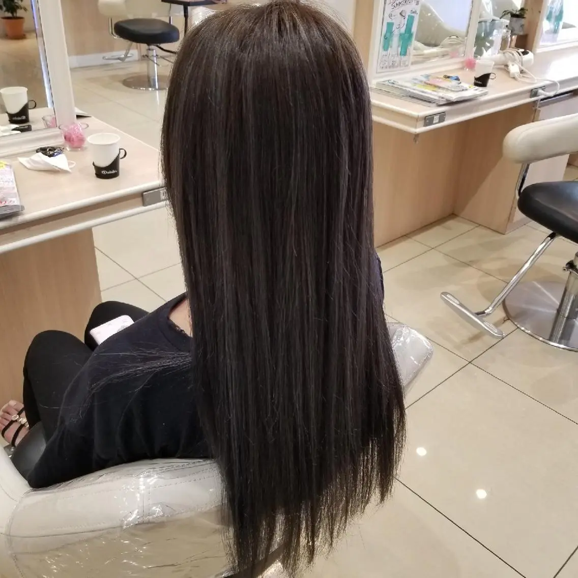 ロング カラー 山内 佐江子のヘアスタイル
