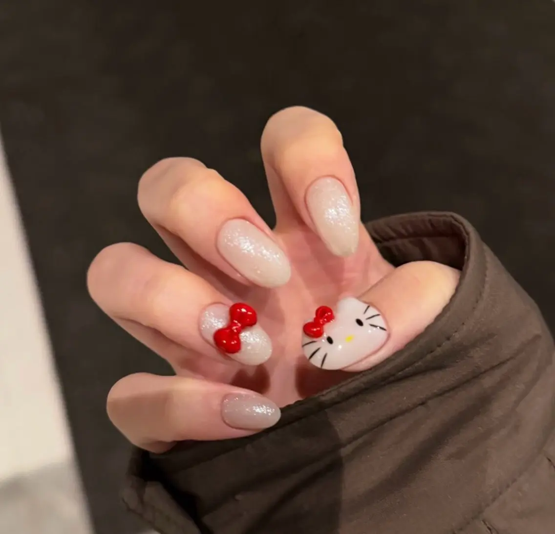 自爪オフ付き🐱3DKittyちゃん定額コース🐱ジェル追加/変更できます❣️色変えできます❣️の写真