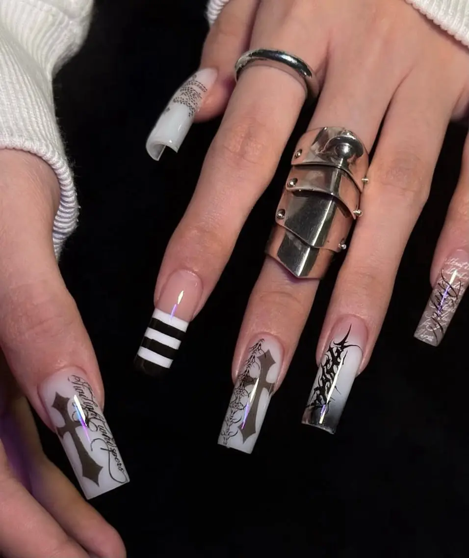 ネイル アートネイル フレンチネイル ジェルネイル キラキラネイル 韓国ネイル ハンドネイル ICE Nailsのネイルデザイン