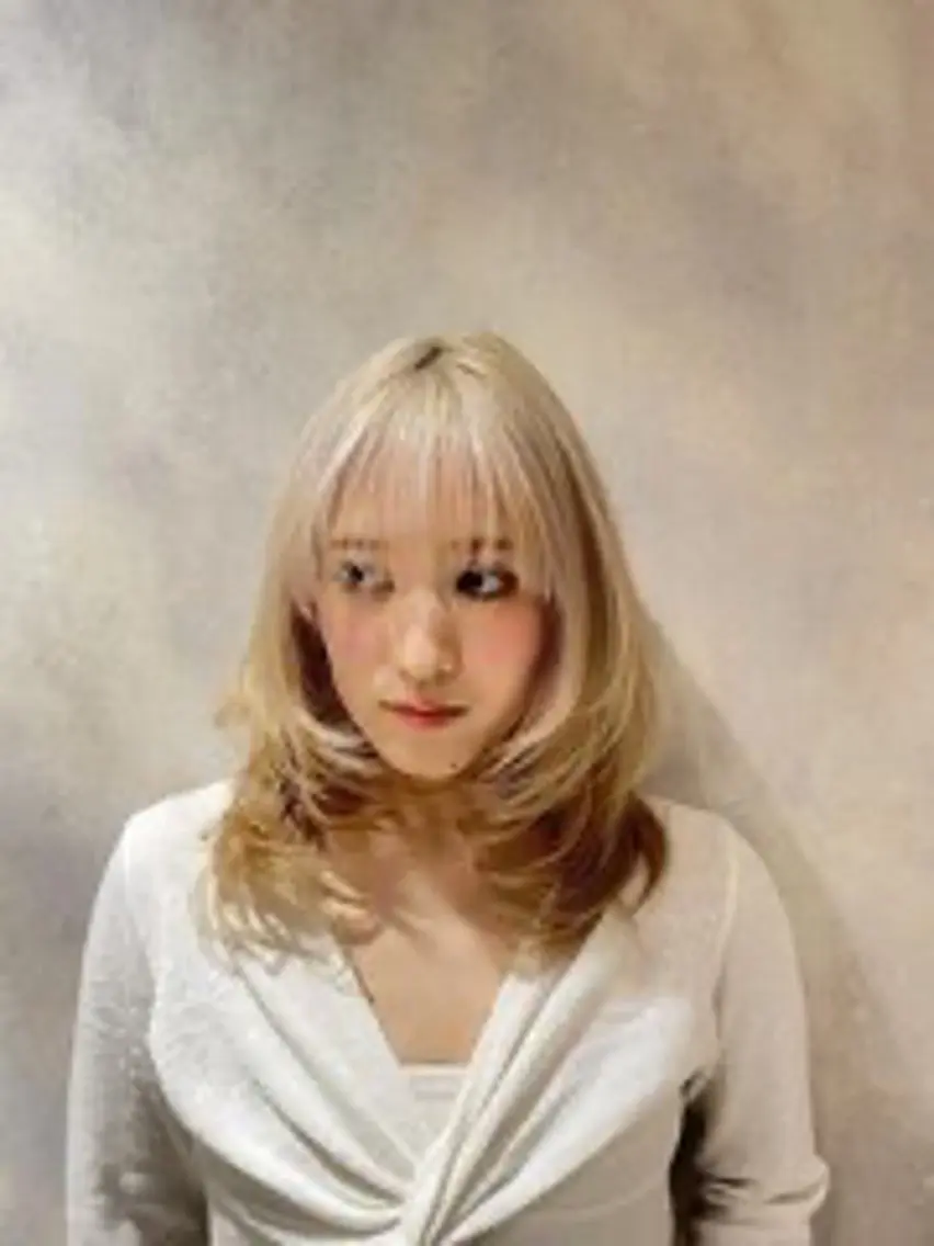 セミロング カラー 渡邊 美優のヘアスタイル