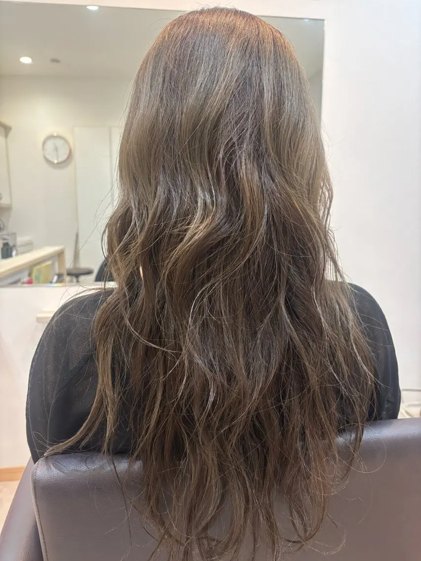ロング カラー 河本 渚のヘアスタイル