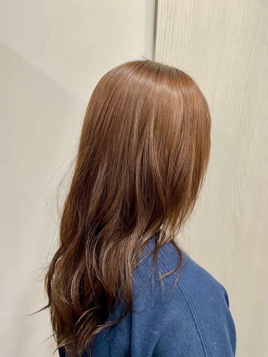 セミロング カラー ベージュカラー ブリーチ ココアベージュ ブリーチなしカラー 🦋春山 さとみ🦋のヘアスタイル
