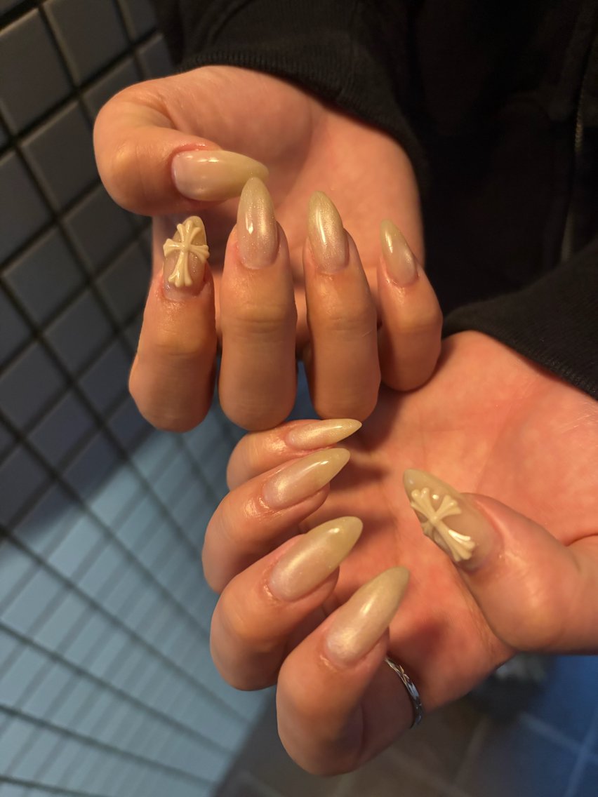 ネイル Nanami ︴ 個性派nailのネイルデザイン
