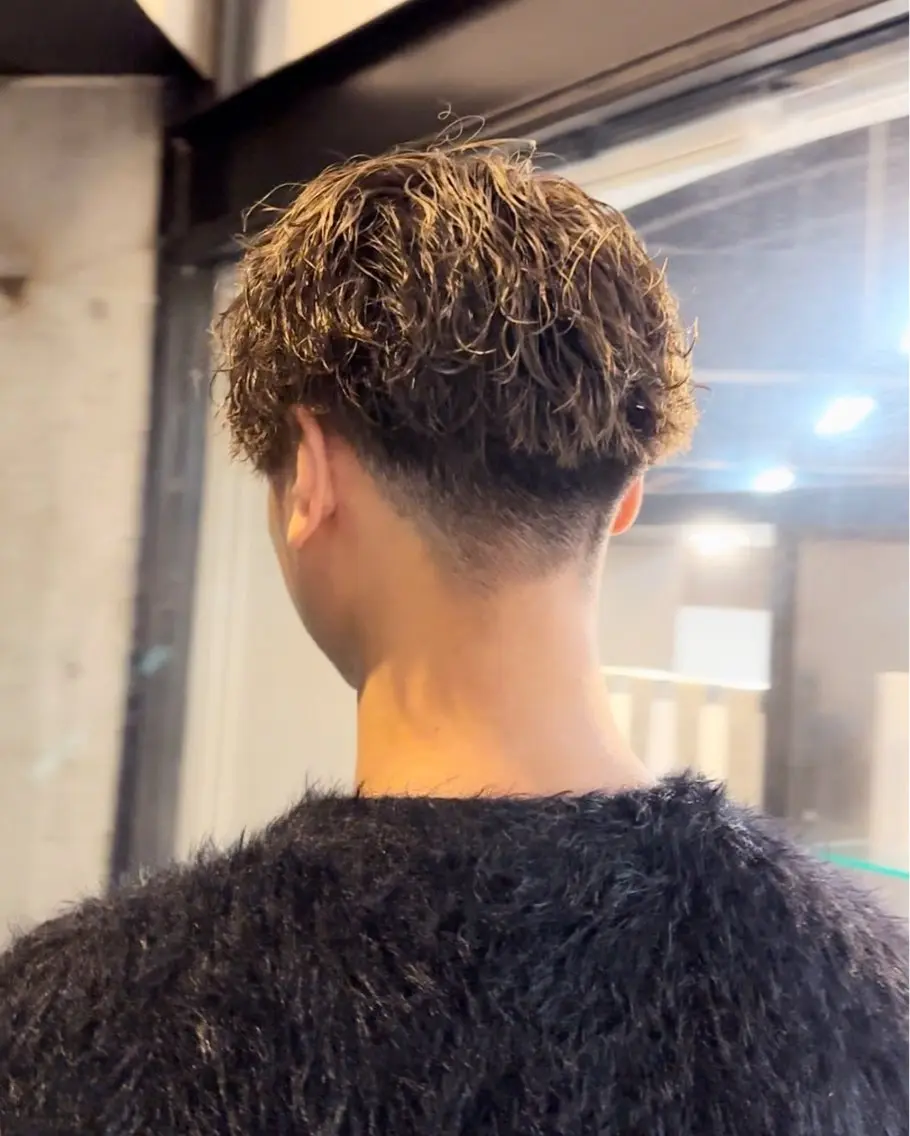 パーマ メンズ メンズパーマ 波巻きパーマ arika オケシ　リョウダイのヘアスタイル
