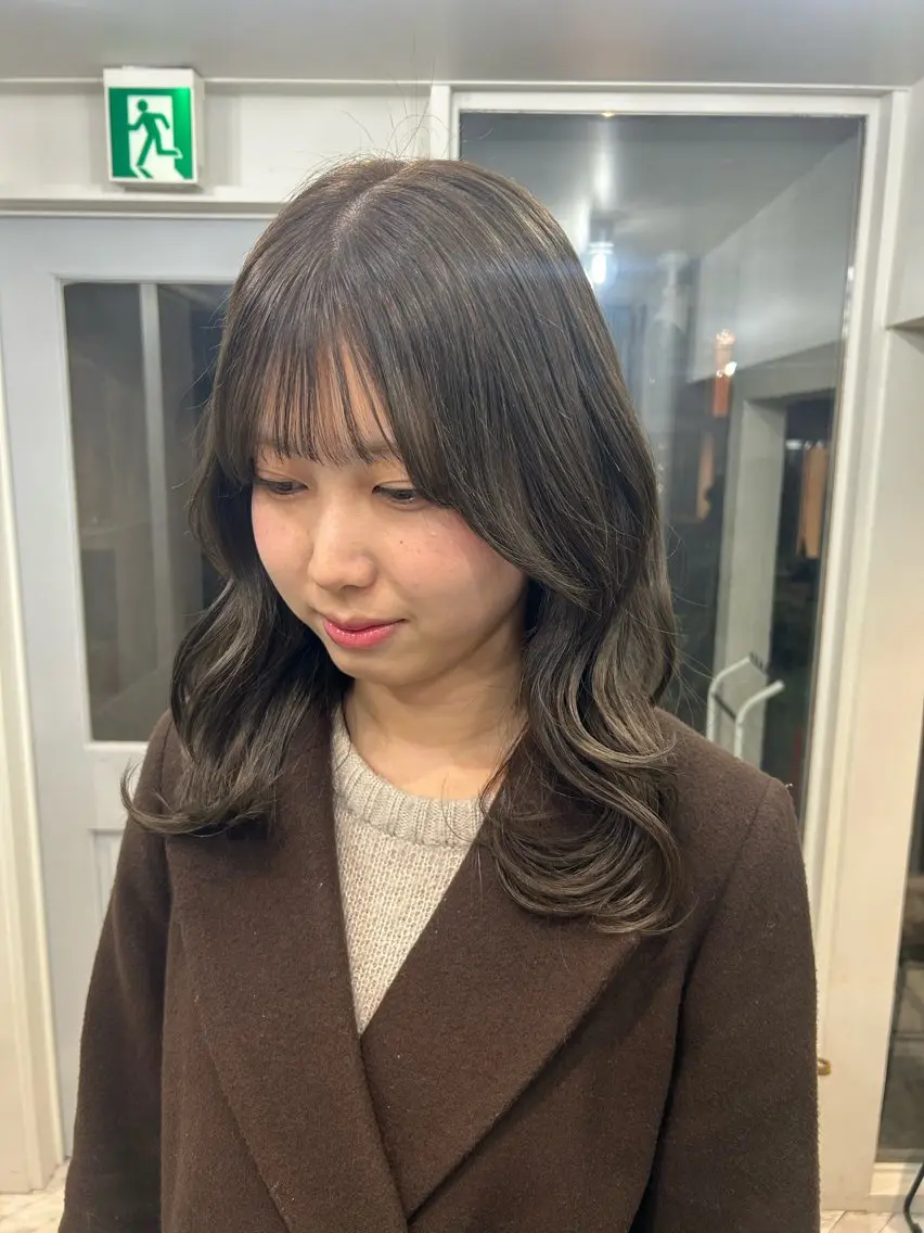 セミロング ヘアカラー トリートメント LOE Yuuka/42🩵のヘアスタイル