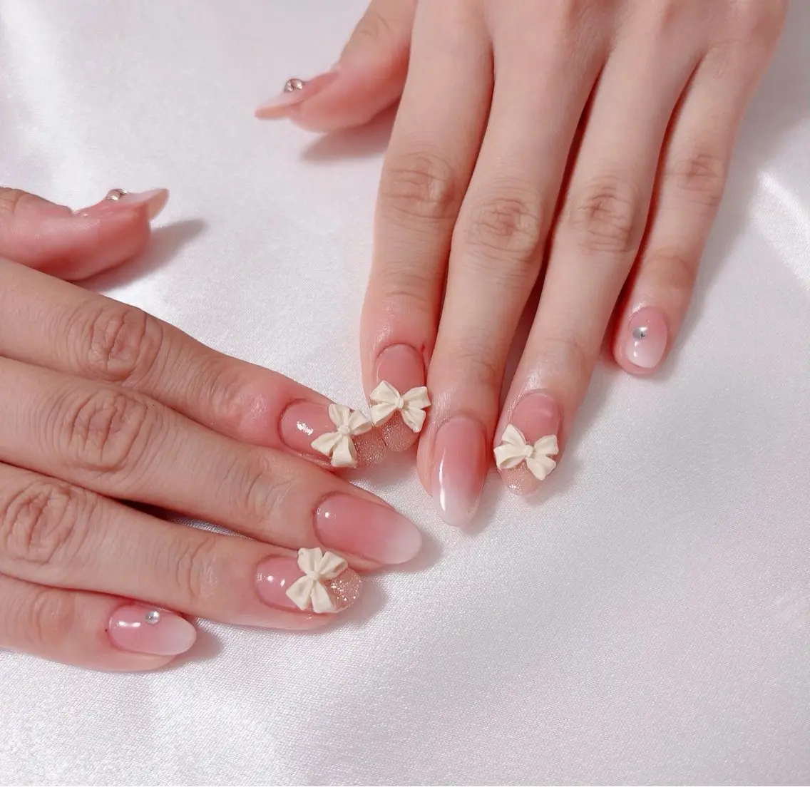 ネイル ガーリー リボン nail lumièreのネイルデザイン