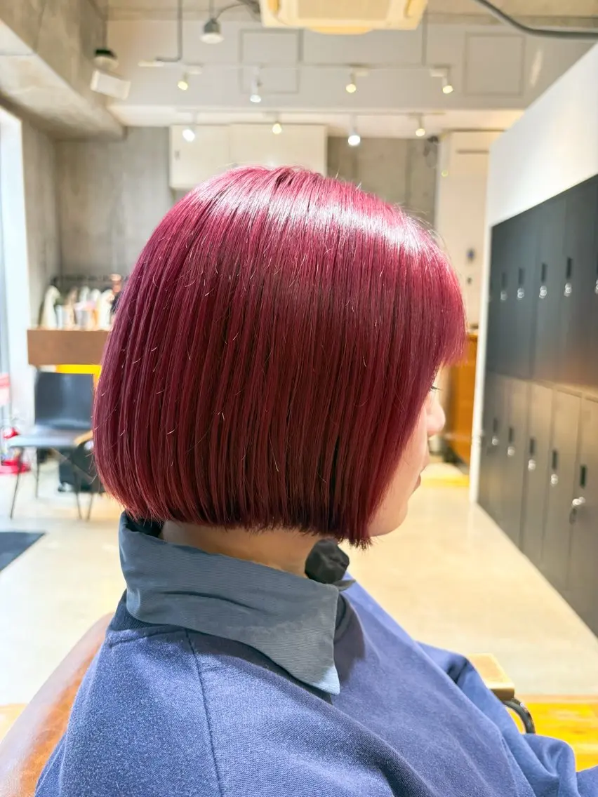 ミディアム カラー 切りっぱなしボブ ブリーチ ダブルカラー ハイトーンカラー ピンクカラー カット ヘアカラー 🌊インナーカラー 🐬櫻井海星のヘアスタイル