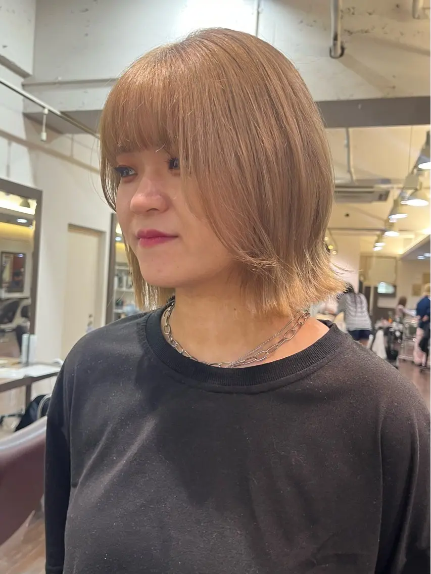 ショート カラー ベージュカラー ブリーチ ケアブリーチ ミルクティーベージュ ボブ ボブ/暖色カラー コウボヒカルのヘアスタイル