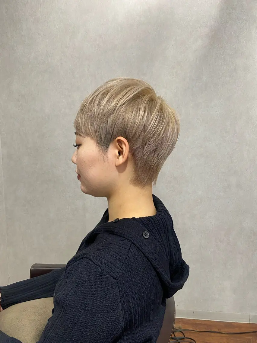 ショート カット ヘアカラー トリートメント ＳＨＩ ＺＵのヘアスタイル