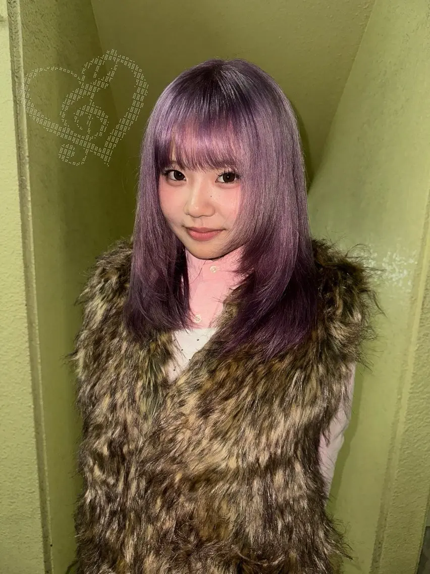 セミロング パープルカラー ‎🤍ともえ‎🤍 /レイヤーカット🧸のヘアスタイル
