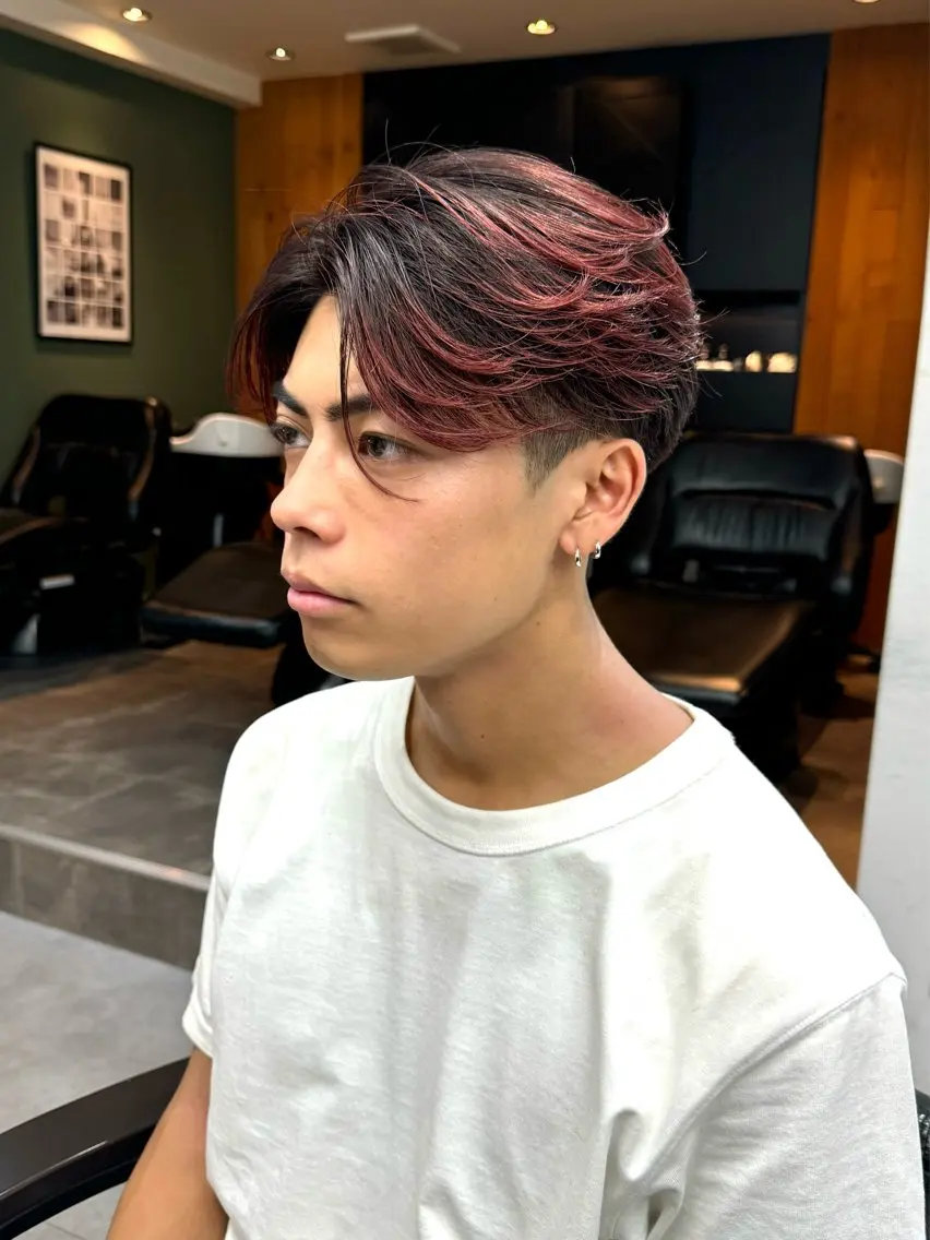 カラー メンズ グラデーションカラー レッドカラー カット ヘアカラー シャドウパーマ/ 波巻パーマYu-Kiのヘアスタイル