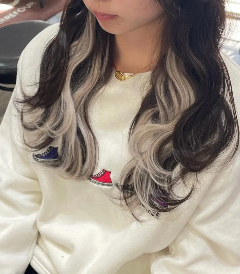 エクステで作るインナーカラー！20枚のシールでイメチェン💖✨️の写真