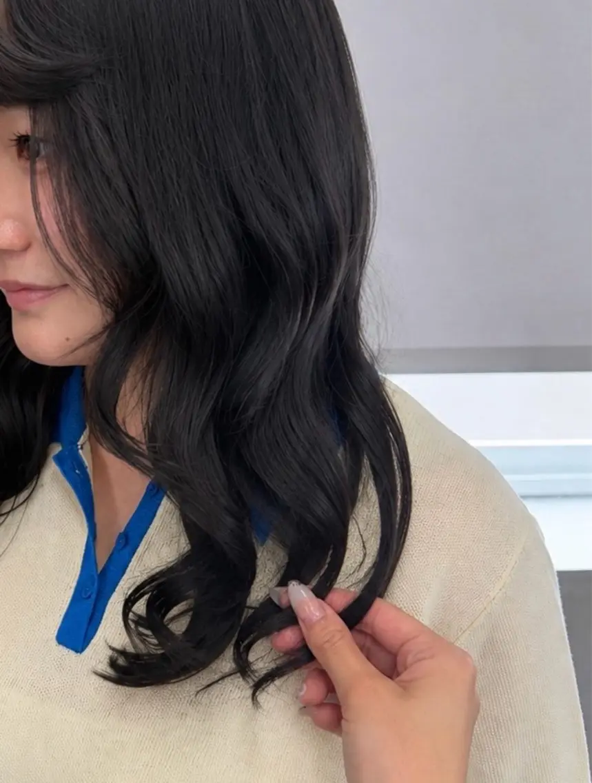 ロング カット ヘアカラー トリートメント momoka｜ 透明感カラーのヘアスタイル
