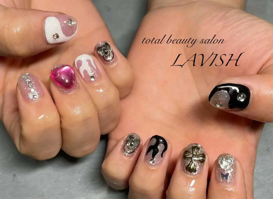 ネイル LAVISH 大和店 emi・:*+のネイルデザイン