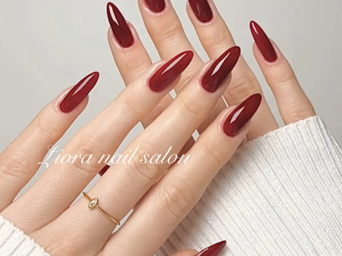 ネイル フレンチネイル ジェルネイル ガーリー グラデーション キラキラネイル ハンドネイル Liora nailのネイルデザイン