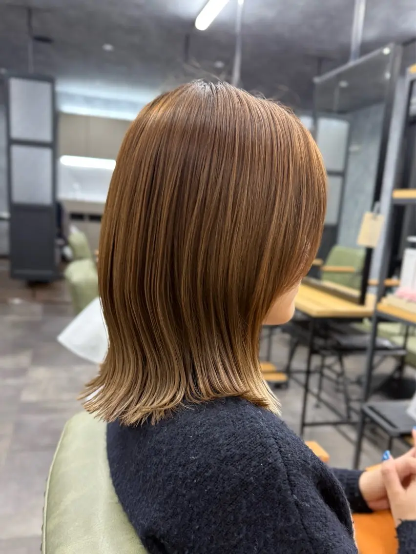ミディアム 外ハネヘア 郷原 奈々のヘアスタイル