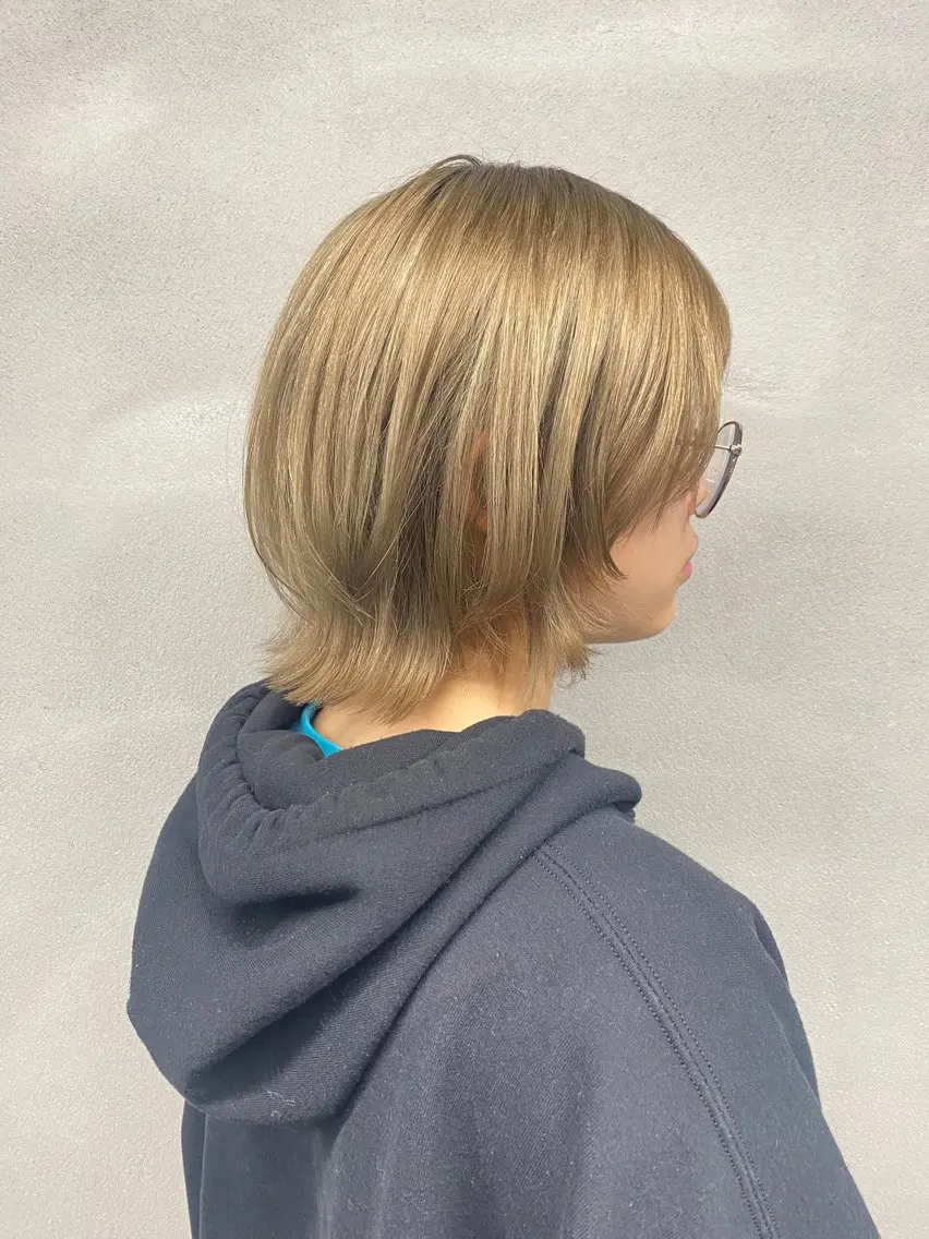 ミディアム カラー ハイトーンカラー ウルフカット カット 柏 デザインカラー/ レイヤー🐣シオリのヘアスタイル