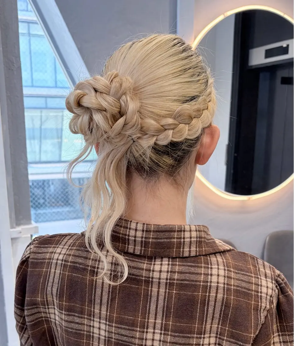 ヘアアレンジ ハイトーン GiseL あいりのヘアスタイル