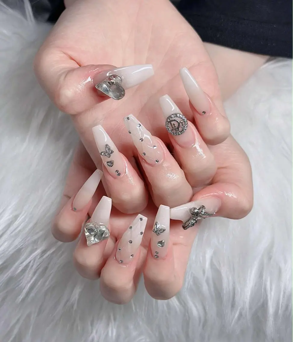 ネイル オーロラネイル フレンチネイル ジェルネイル ハロウィン キラキラネイル ハンドネイル H.baby Nail Salonのネイルデザイン