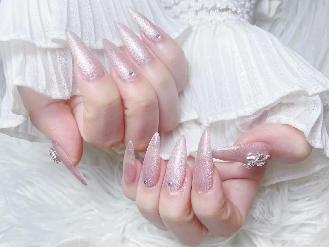 ネイル チークネイル 長さ出し フラワーネイル フレンチネイル ガーリー NEW NAIL 池袋のネイルデザイン