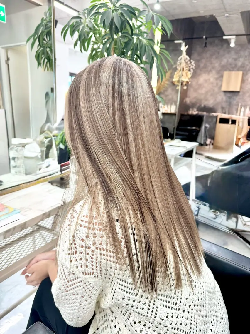 カラー 漆畑 莉奈のヘアスタイル