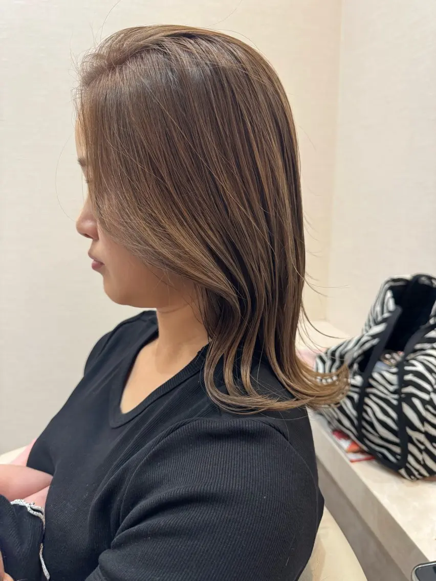 セミロング カラー ブリーチ ダブルカラー カット ヘアカラー トリートメント 伴藤 寿男のヘアスタイル