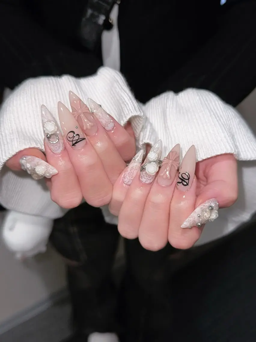 ネイル チークネイル ドット フットネイル フレンチネイル グラデーション ハンドネイル ハンドケア Nihonthy Nail 新宿のネイルデザイン