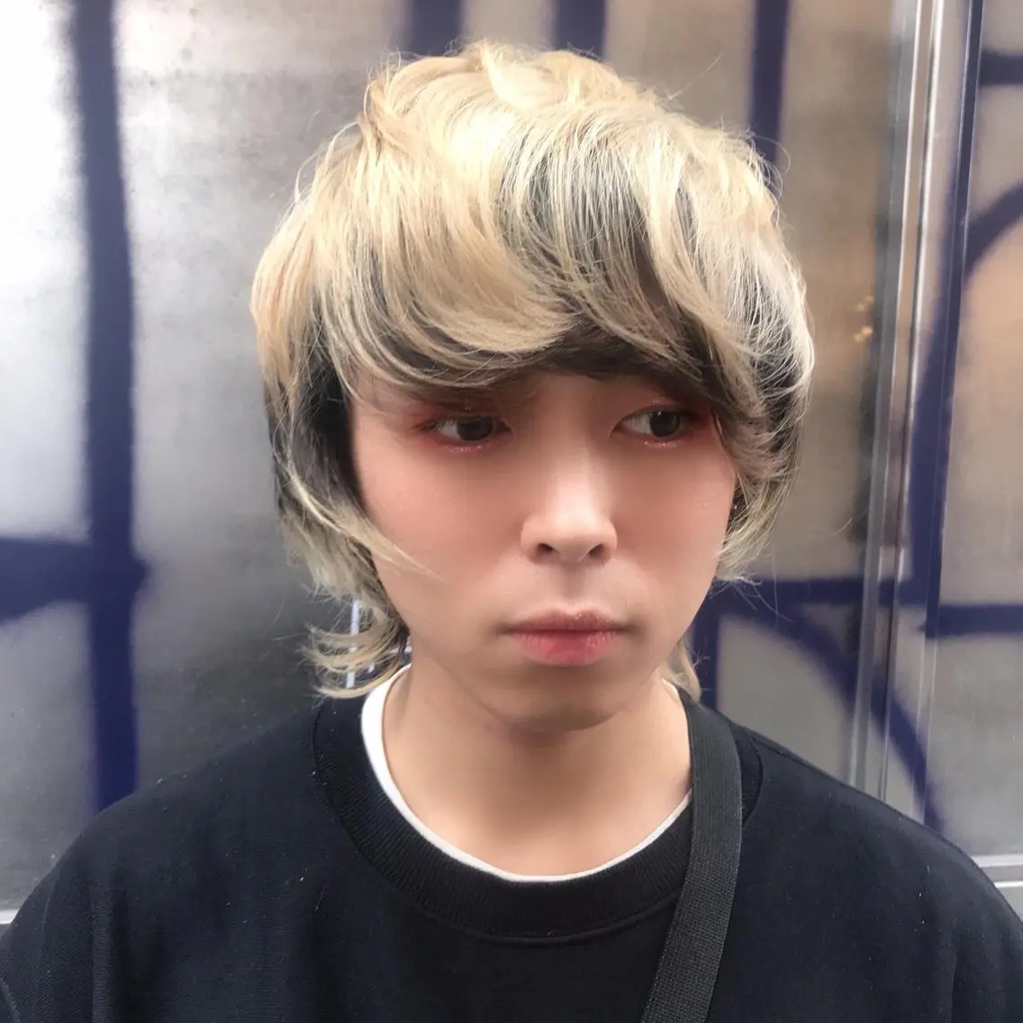 メンズ カラー ツートーンカラー ブリーチ/ウルフ特化 渋谷カルチャー交差点のヘアスタイル