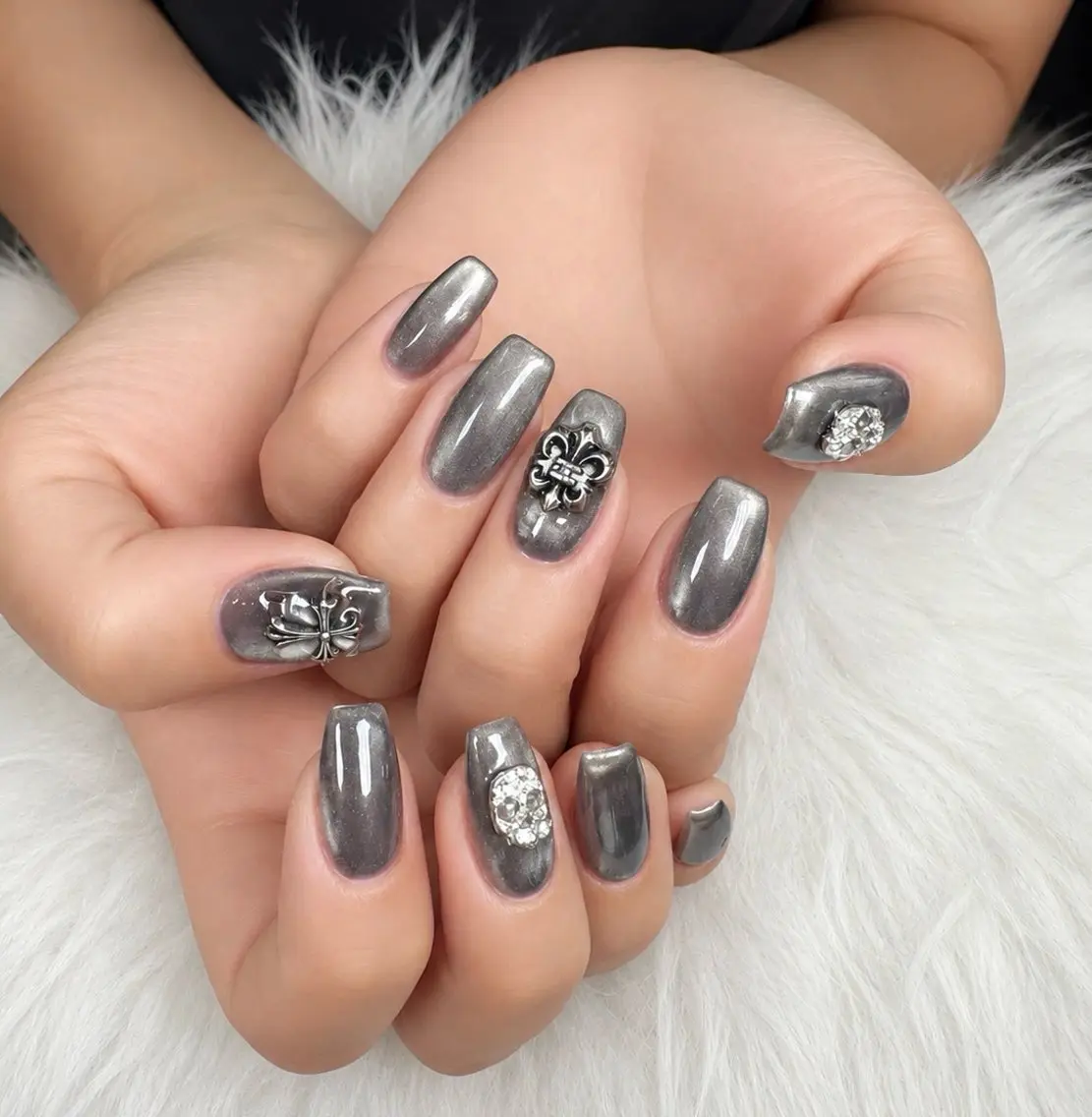 ネイル MIKA RUBY NAIL SLONのネイルデザイン