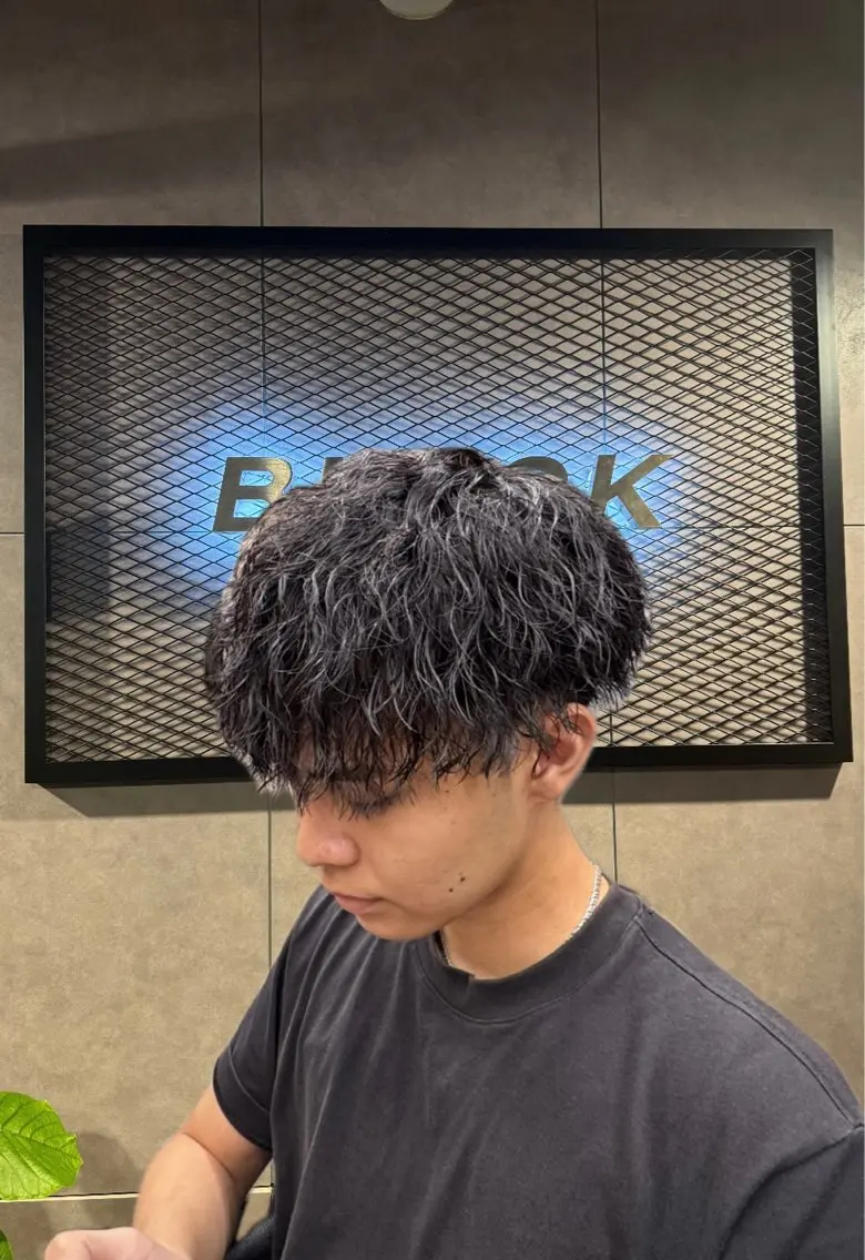 パーマ メンズ ツイスパ/シャドウ MANARUのヘアスタイル