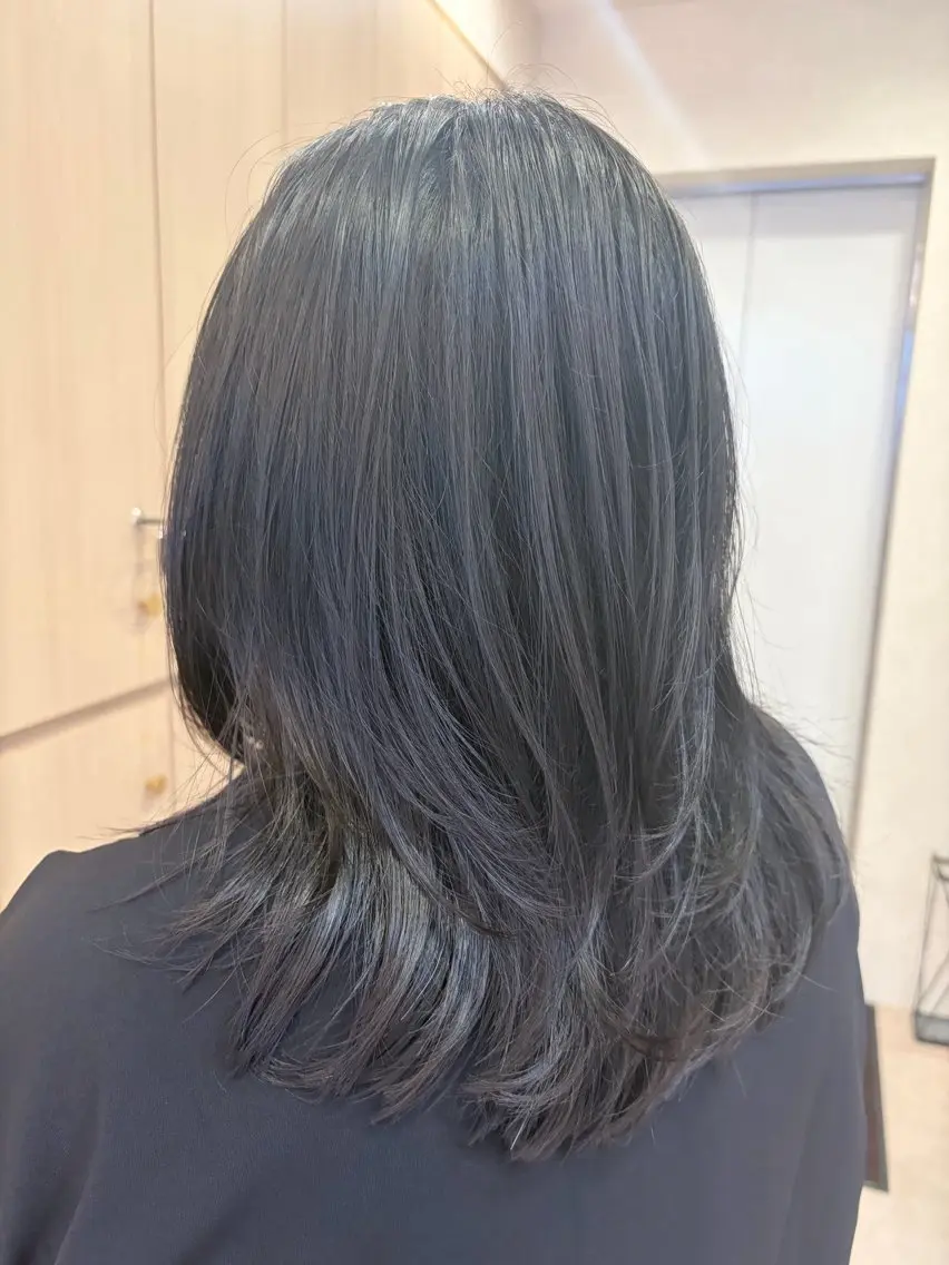 ミディアム レイヤーカット Ha naのヘアスタイル