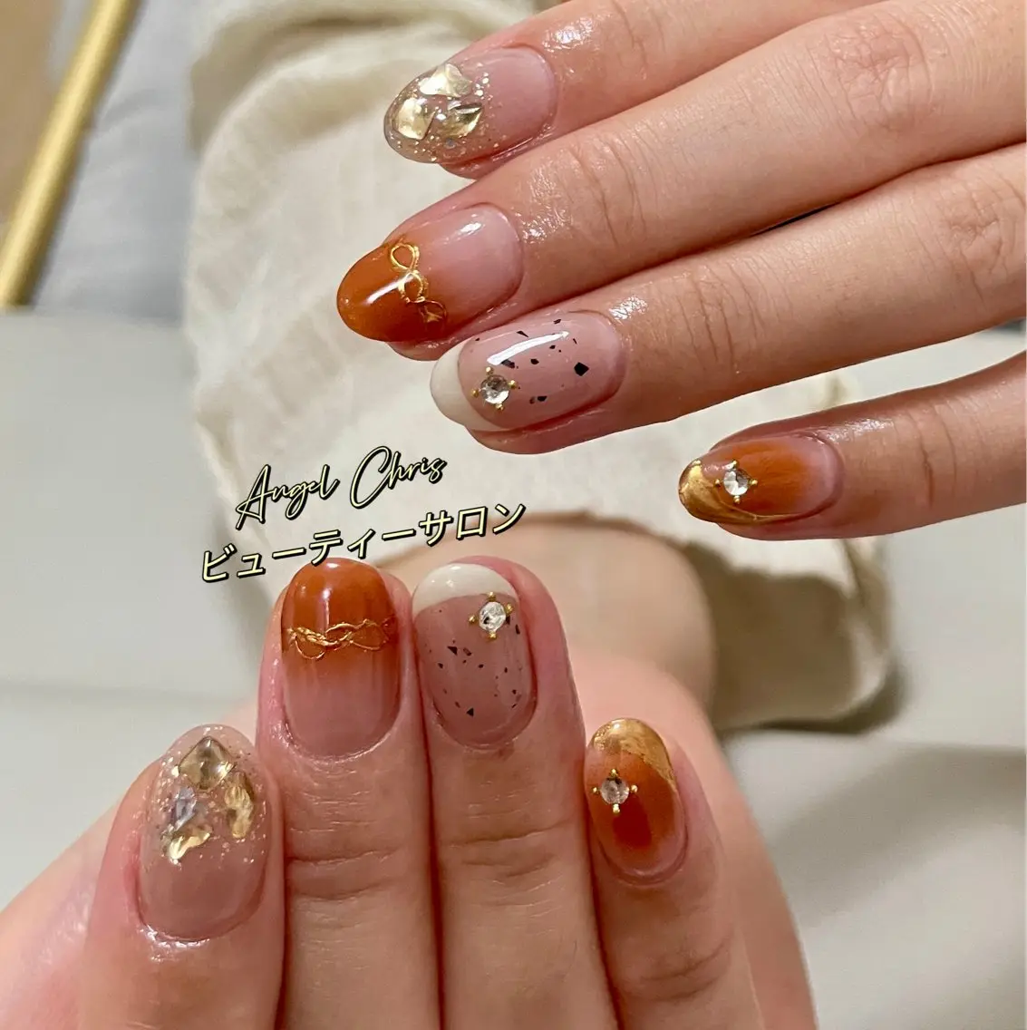 ネイル ハンドネイル フットネイル ハンドケア AngelChris ビューティーサロンのネイルデザイン