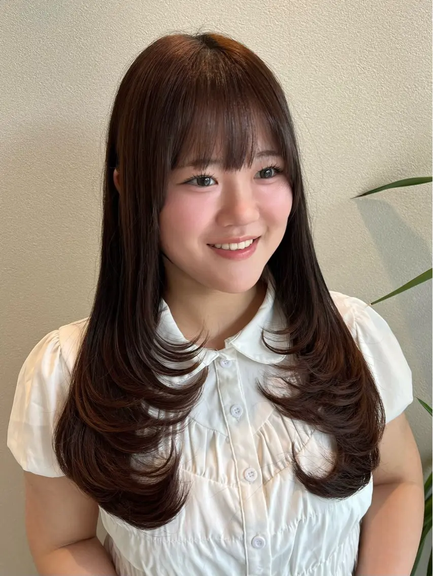 ロング カラー ブラウンカラー チョコレートブラウン 顔まわりレイヤー 顔周りカット レイヤーカット カット ヘアカラー トリートメント BELLE by revo 山口 か乃のヘアスタイル