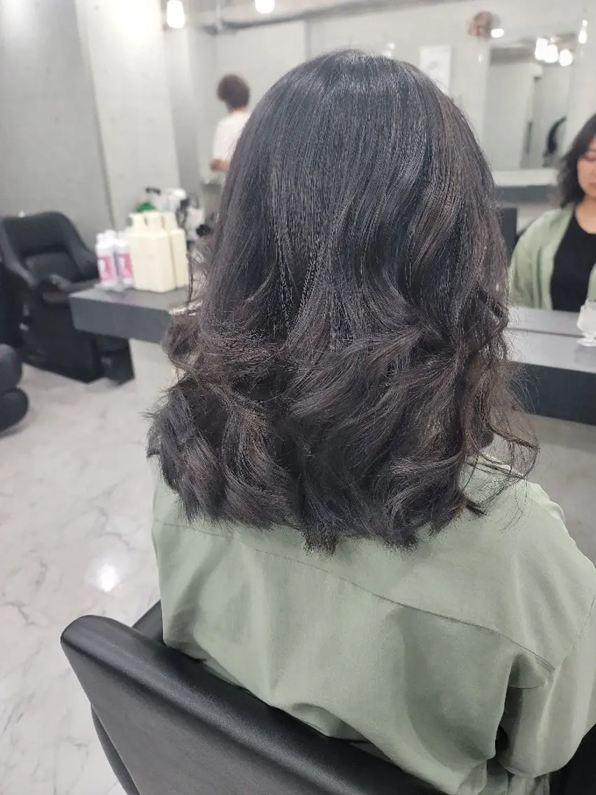 セミロング カラー ヘアアレンジ ❇️安達 優心❇️ レイヤー/艶髪特化のヘアスタイル